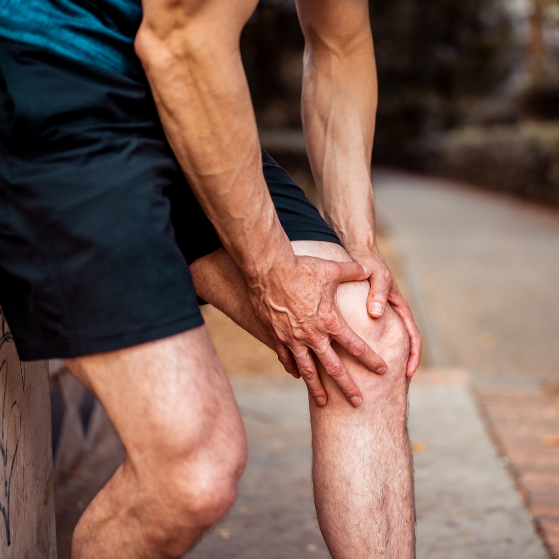 Why Do Your Knees Hurt When You Squat?