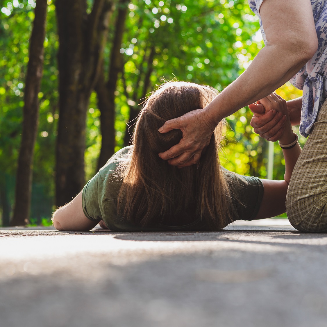 woman fallen with head injury