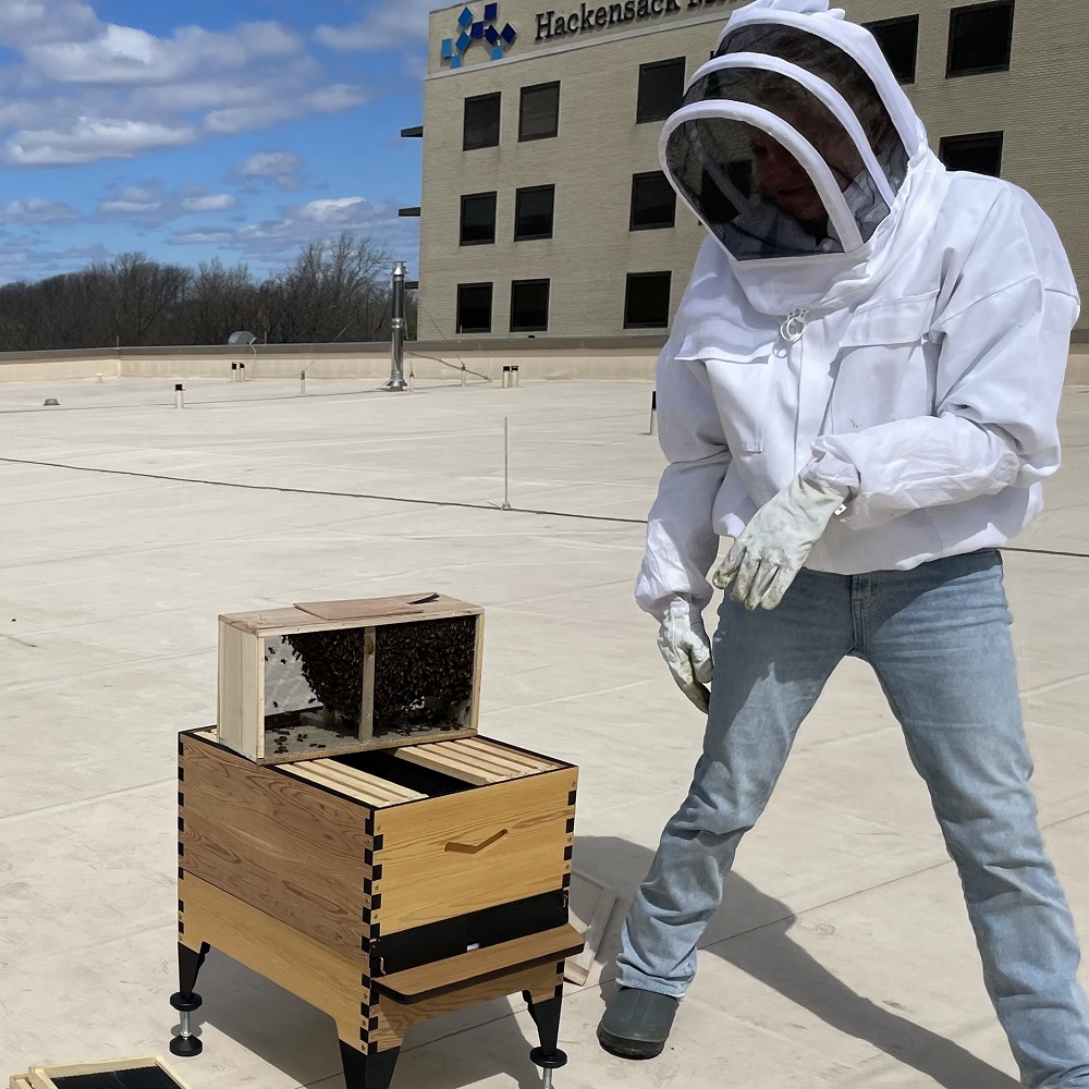 April marks Earth Month and we are proud to recognize the generosity of our donors in playing a pivotal role in initiatives that have earned Bayshore Medical Center national recognition for sustainability.