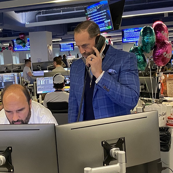 Last month, Shaun O’Hara, three-time All-Pro and Super Bowl XLII champion turned NFL studio host and analyst, represented Hackensack Meridian Health Foundation at ICAP’s 31st annual global Charity Day.