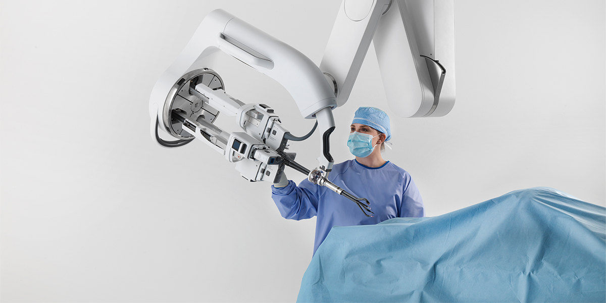 Surgeon with robotic surgery device