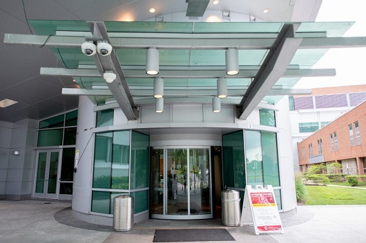 entry way to the hospital